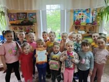 дети средней группы, занявшие 2место в муниципальном смотре-конкурсе детского художественного творчества "Фестиваль детских театров"